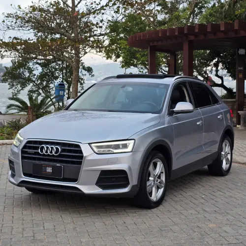 Audi Q3 Ambiente 2.0 TSFI Quattro 2016 - pós facelift - teto solar panorâmico