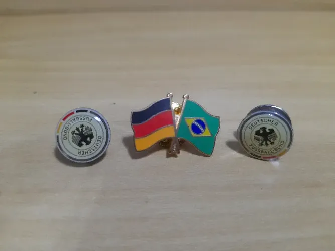 Pinos broches metálicos da Alemanha