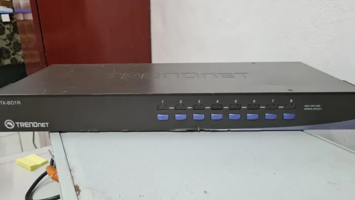 Switch de Rede Trendnet TK-801R 8 Portas 9V