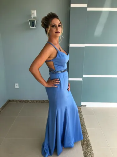 Vestido de festa azul elegante