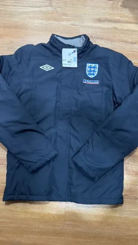 jaqueta raríssima de treino seleção da inglaterra 2009 2010, ainda com etiqueta sem uso!