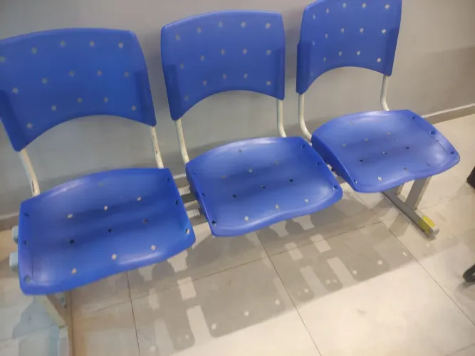 Longarina 3 cadeiras azuis para Sala de Espera