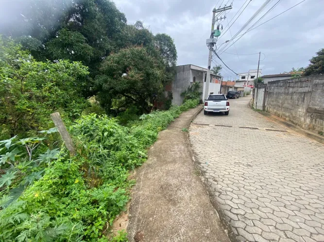 Terreno em cariacica sede com 596,00m2 ótima localização 