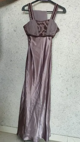 Vestidos pouco usados