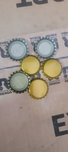 Tapas de garrafa,  lisa dourada