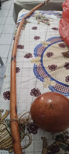 Berimbau xequere e chocalho 