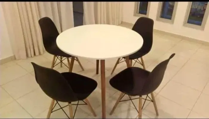 Mega promoção de mesas redondas, mesas de jantar (somente mesas )
