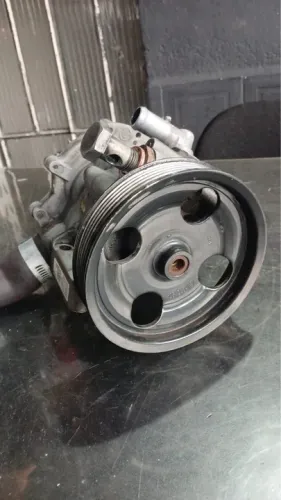Bomba de direção hidráulica com bomba d'água Fiat motor e-torq 1.6 16v e 1.8 16v original