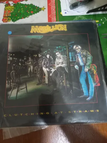 Marillion - Álbum Clutching at Straws - Disco de Vinil 12"