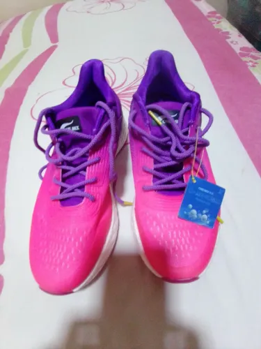 Tênis feminino da ONEMIX