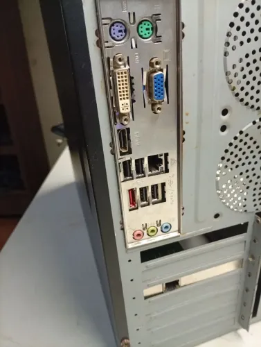 CPU I3 1geracao,4 ram,320 hd