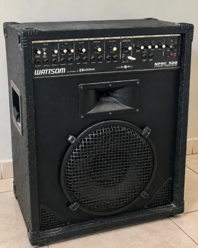 Caixa Amplificada Wattsom NPRC 500 - Cubo Multiuso com 6 Canais