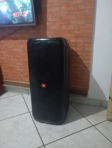 Caixa JBL party box 300 