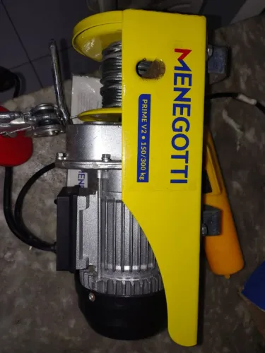 Guincho elétrico novo Menegotti zero na caixa