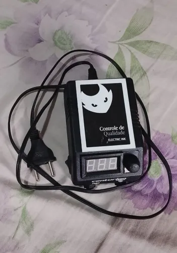 Fonte para máquina de tatuagem e instrumentos musicais Centurion Bivolt Anti Curto