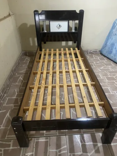 Cama de solteiro com colchão