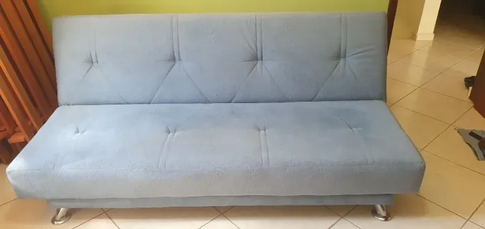 Sofá cama 3 lugares.