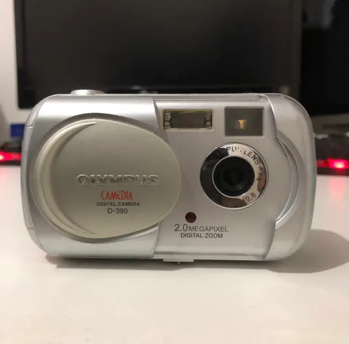Câmera Olympus D-390