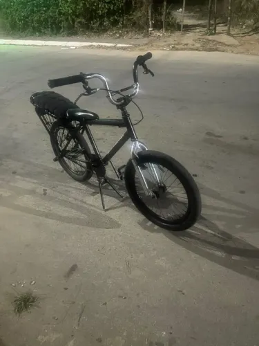 Bicicleta montadinha aro 20