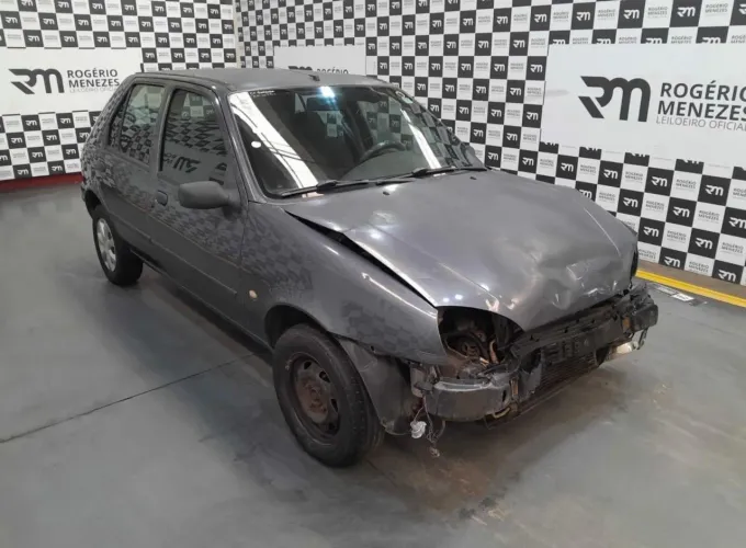 Sucata para retirada de peças Ford fiesta street 1.0 zetec rocan gasolina 2005