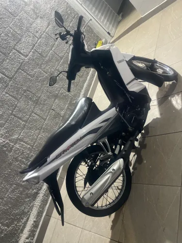 Vendo Moto Crípton 2013