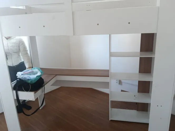 Cama Suspensa multifuncional com escrivaninha em L