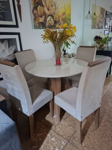 Vendo mesa completa tampo com vidro