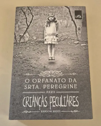 Livro O Orfanato da Srta Peregrine para Crianças Peculiares de Ransom Riggs