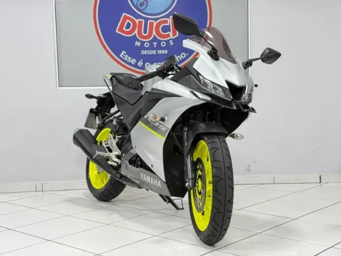 R-15 155 ABS 2024 prata