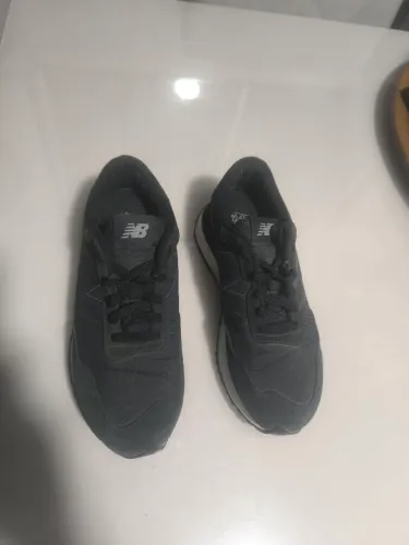 Tênis New Balance NB237