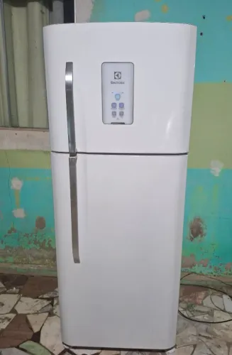 Geladeira dúplex front free Electrolux