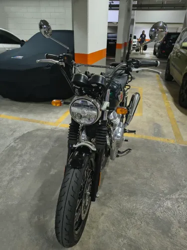 Royal Enfield Interceptor 650 Cali Green