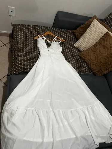 Vendo vestido branco novo nunca usado