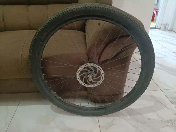 Pneu da bicicleta, ( pneu de trás)