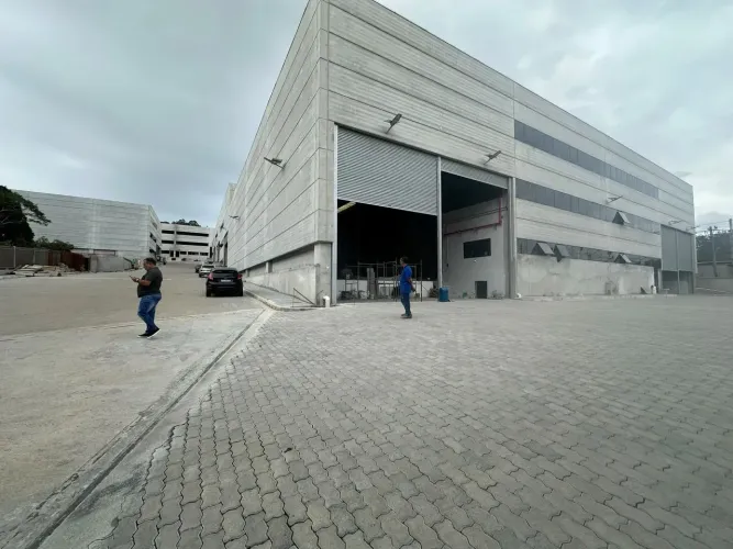 Galpão/Depósito/Armazém para alugar, 1200m² - Itaquera - SP