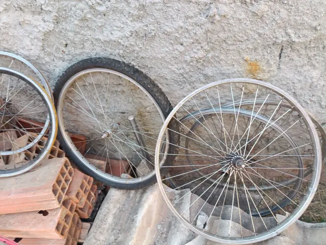 Peças de bicicleta lavei antes por favor
