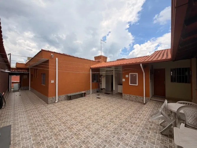 Casa ampla e linear com 373,00 m²