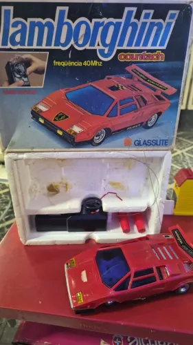 Carrinho Lamborghini Countach Glasslite Anos 80 Na Caixa (Não Funciona)