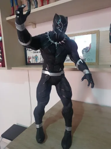 Pantera Negra 45 cm original marca Hasbro 
