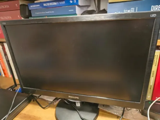 Monitor Philips 18,5? LED - HDMI e VGA