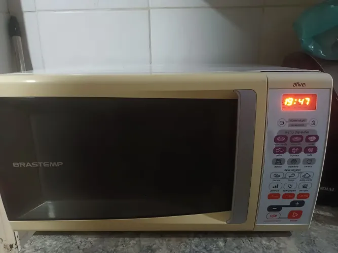 Microondas Brastemp 30 litros funcionando perfeitamente