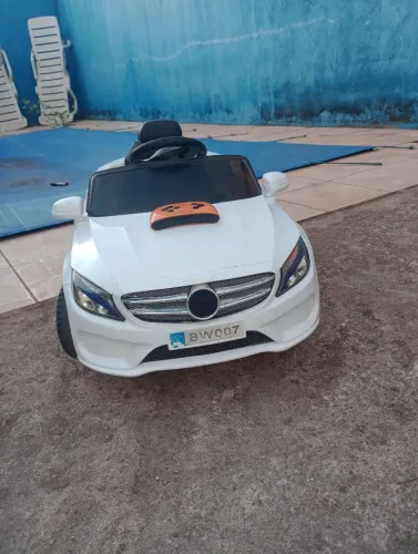 Carrinho elétrico Mercedes usado bom estado