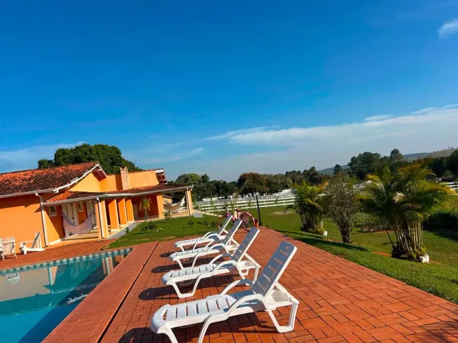 Propriedade de Campo com 20.000 m², 6 Suítes e Estrutura Equestre em Capela do Alto