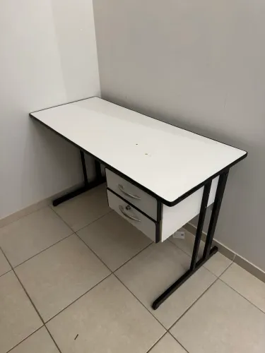 Vendo Escrivaninha