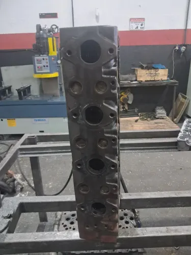 cabeçote do motor Cummins isf 3.8 revisado a base de troca