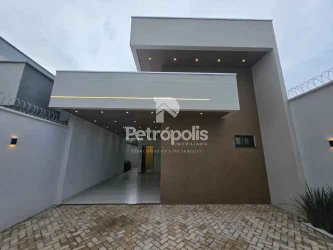 Casa na 407 Sul com 3 suítes sendo 1 com closet com 160 m² a venda por R$ 950.000,00 - Pla