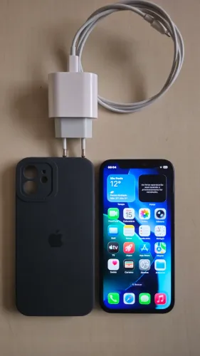 IPHONE 12  / 64 GIGAS 