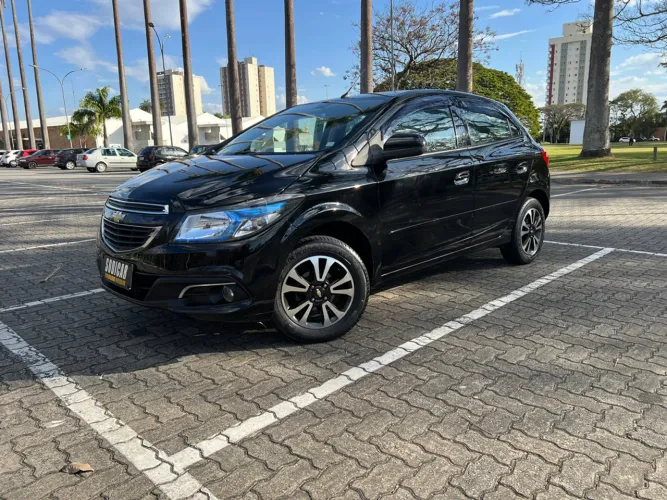 Chevrolet Onix Hatch LTZ 1.4 8V Flex Power Mec. 4P 2015