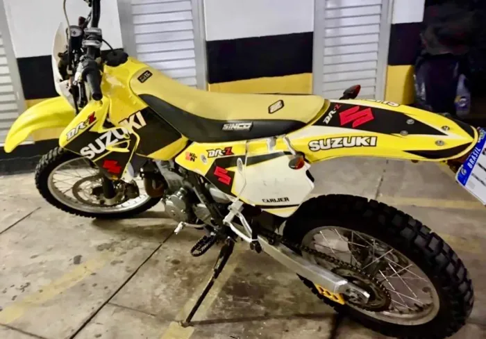 DRZ 400 Ultimo ano emplacada