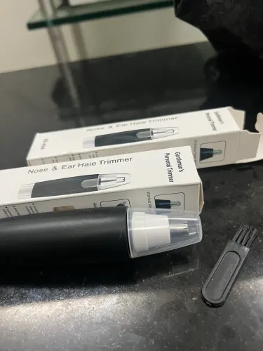 Máquina limpa nariz e orelhas remove cabelos 